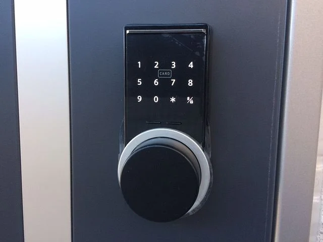 スマートフォンやICカードが鍵になります。