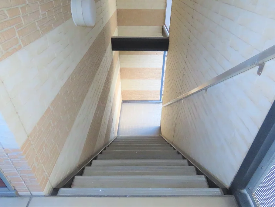 階段上からのアングルです