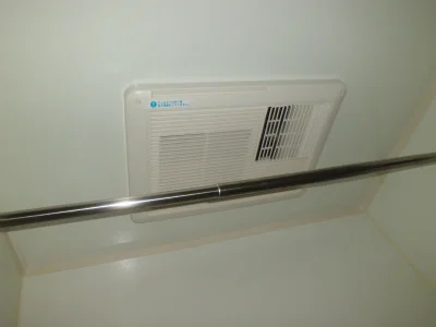 浴室乾燥機。冬場や雨天時に重宝します。