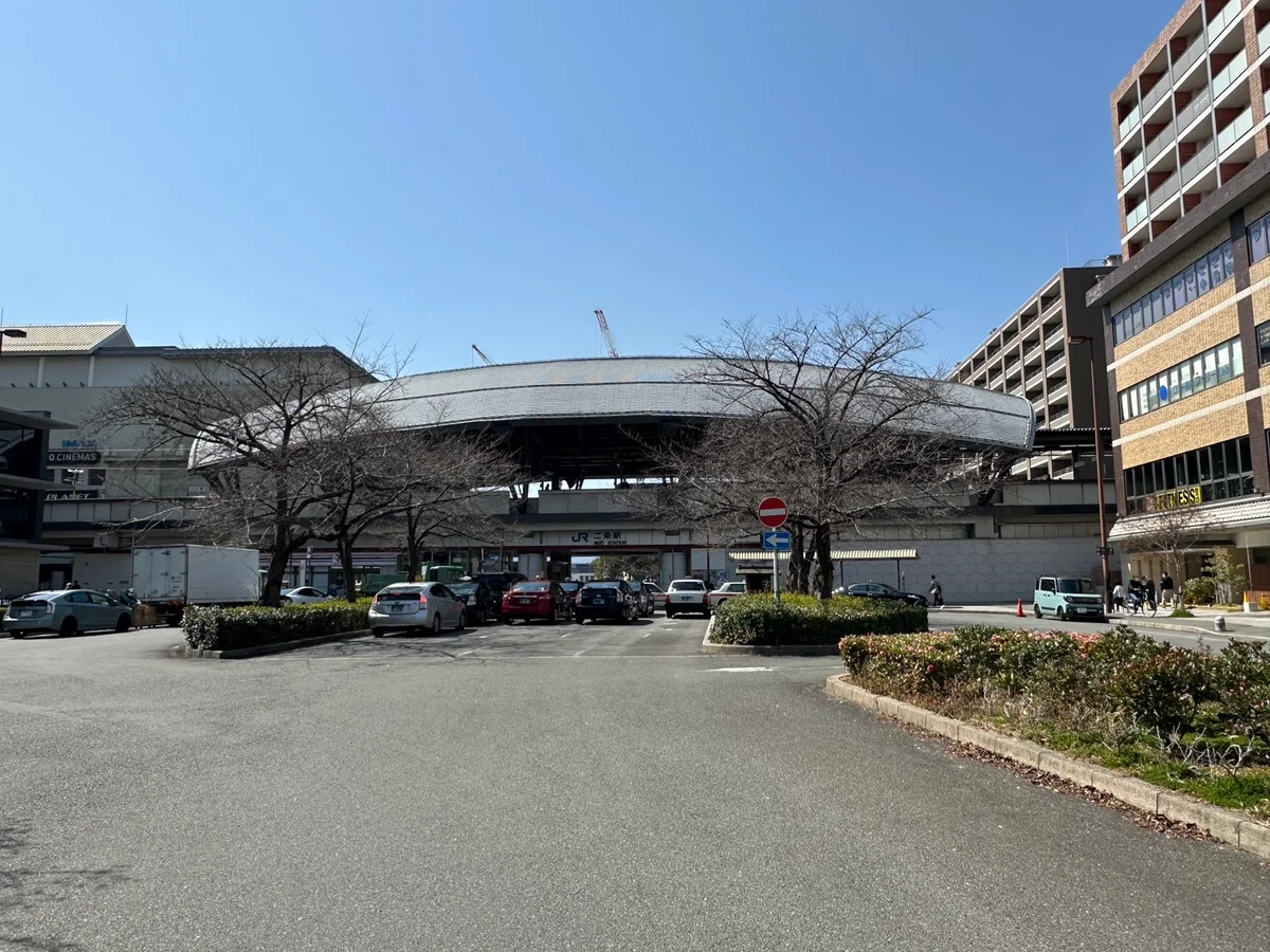 二条駅 東口