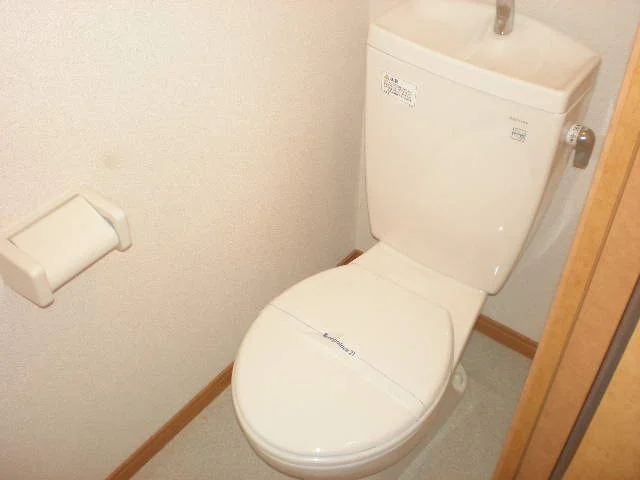 上には棚があります。