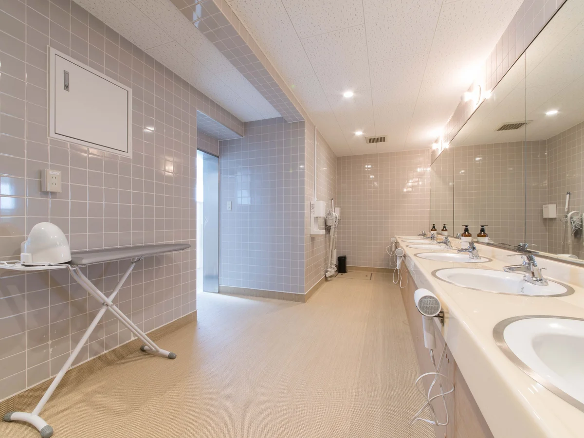 ランドリーと同じ空間に洗面と、