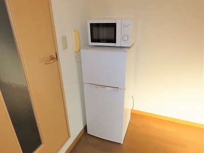 電子レンジ、冷蔵庫完備