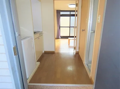 玄関からのアングルです