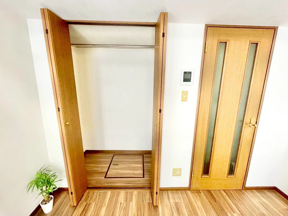 ※撮影用の観察植物・食器調理器具・雑貨類等はございません。※写真は現況優先