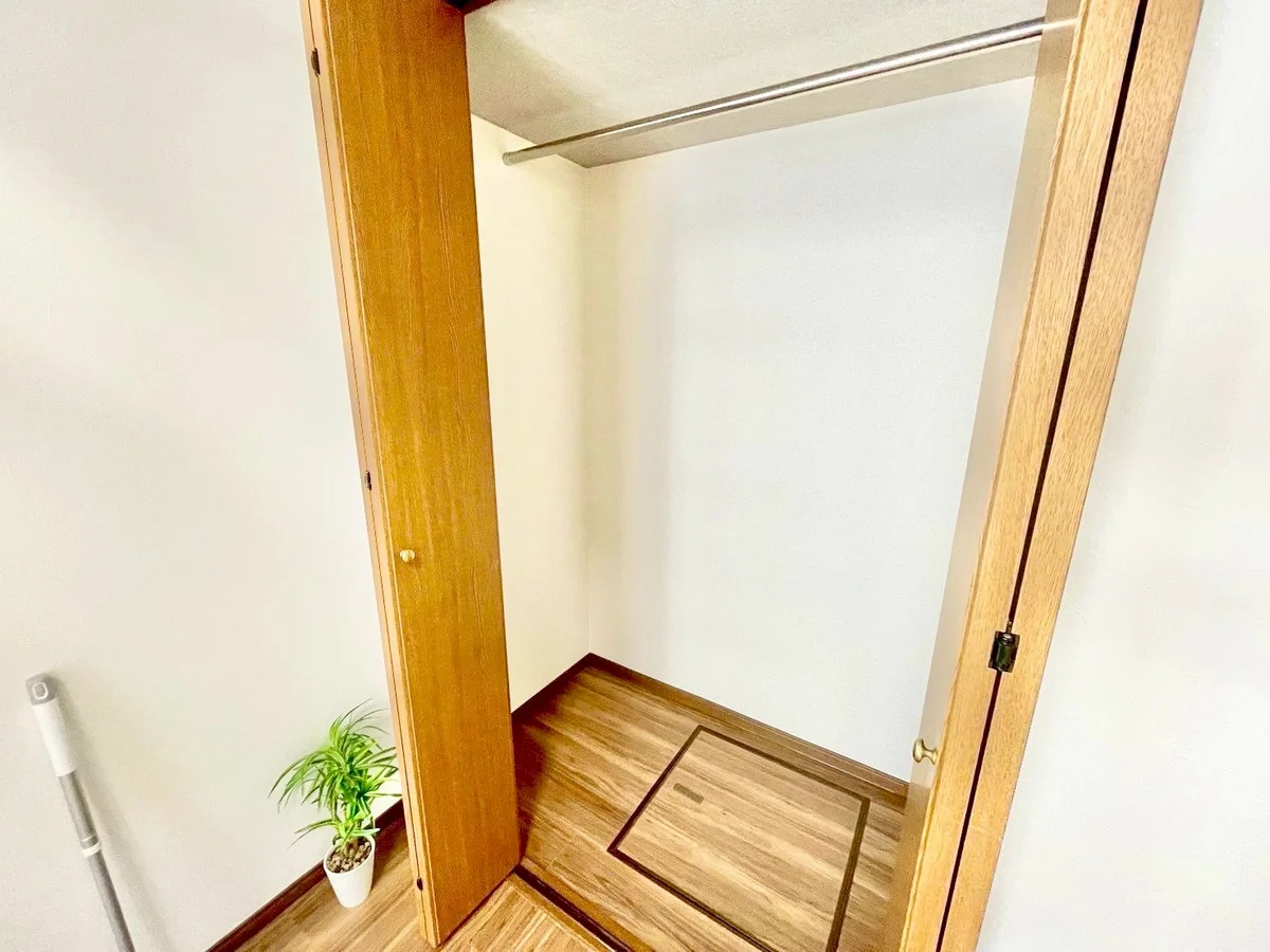 ※撮影用の観察植物・食器調理器具・雑貨類等はございません。※写真は現況優先