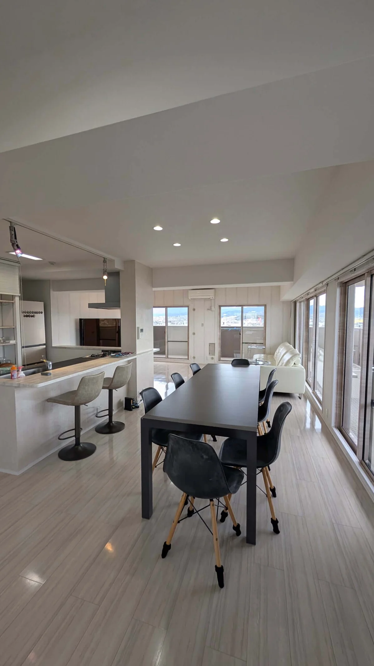 大きなダイニングテーブル♪