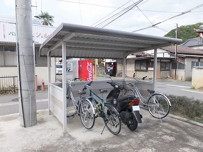 屋根付き駐輪場あり