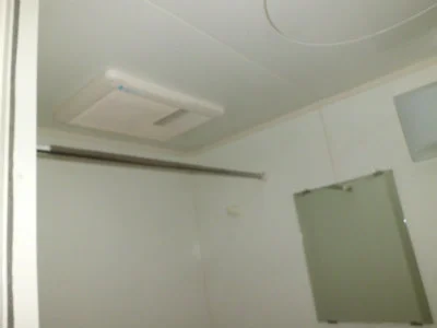 浴室乾燥機。天気の悪い日に大活躍。