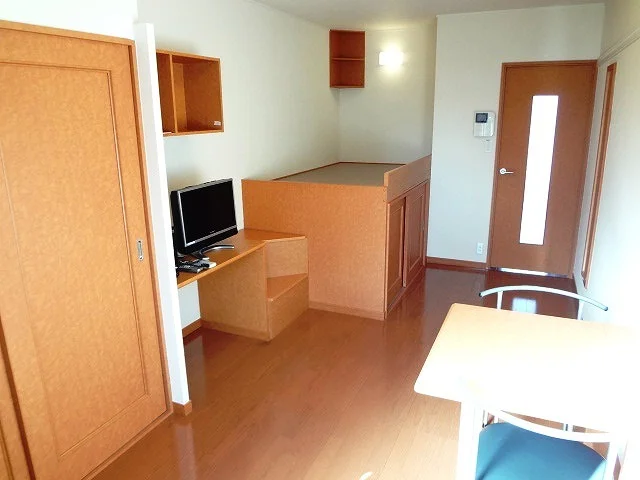 1Ｆ　フローリング　２Ｆ　カーペット