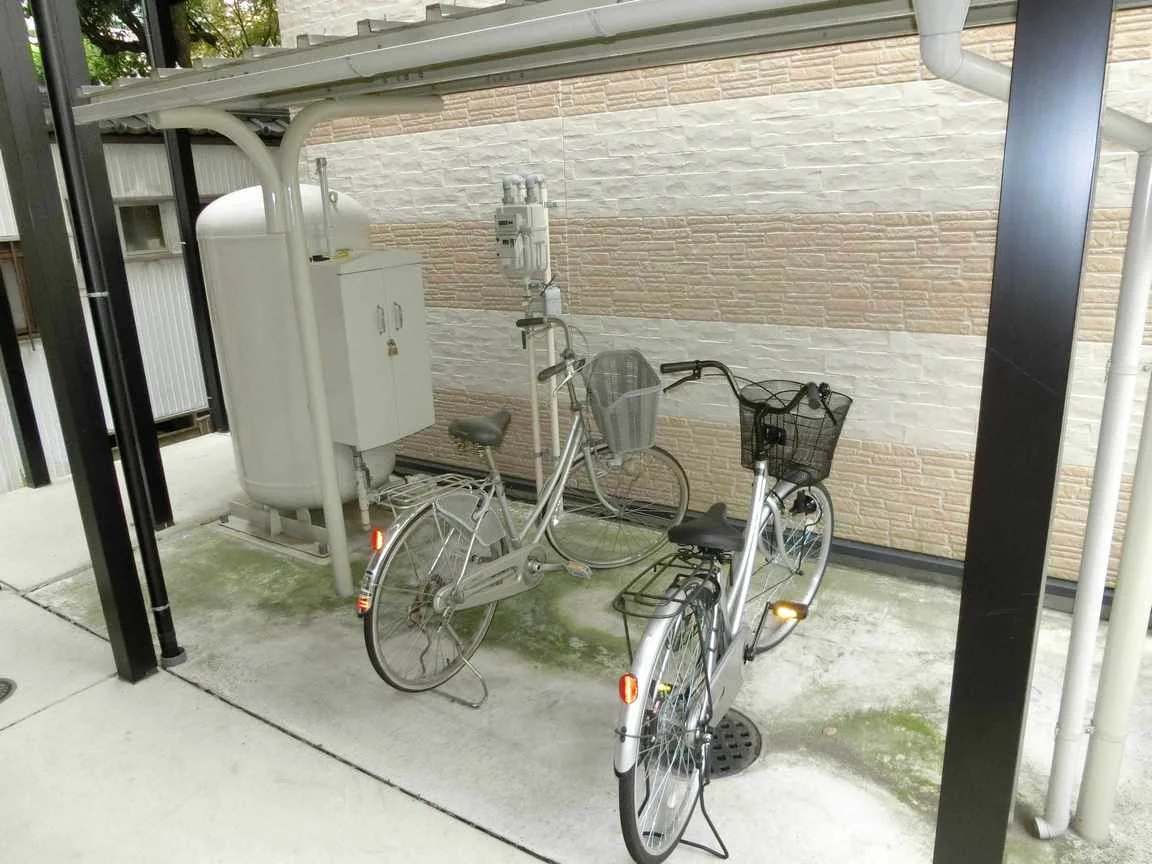 屋根付き駐輪場あり
