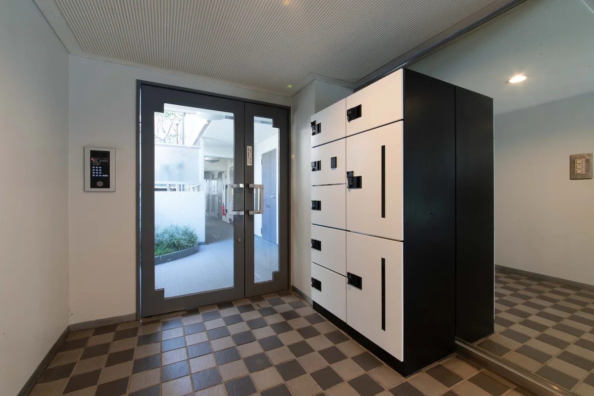 荷物の受取に便利な宅配ボックスも。