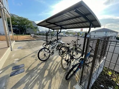 駐輪場完備