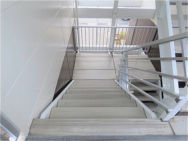 階段上からのアングルです