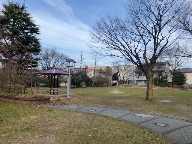 東公園