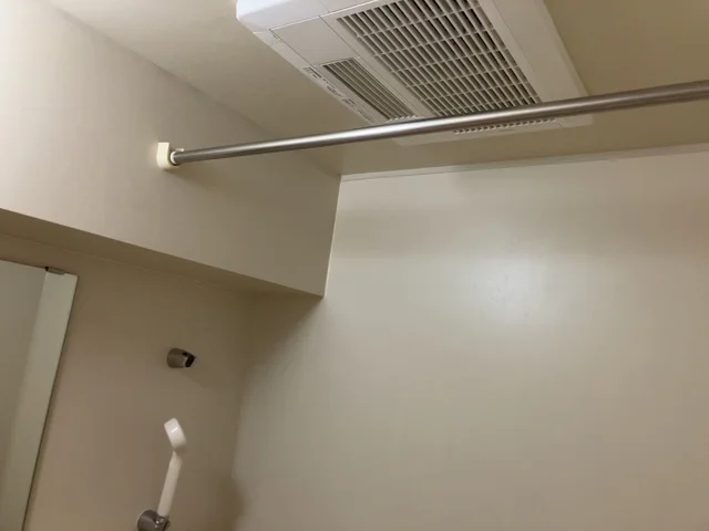 浴室でも簡易的なお洗濯物が干せます。