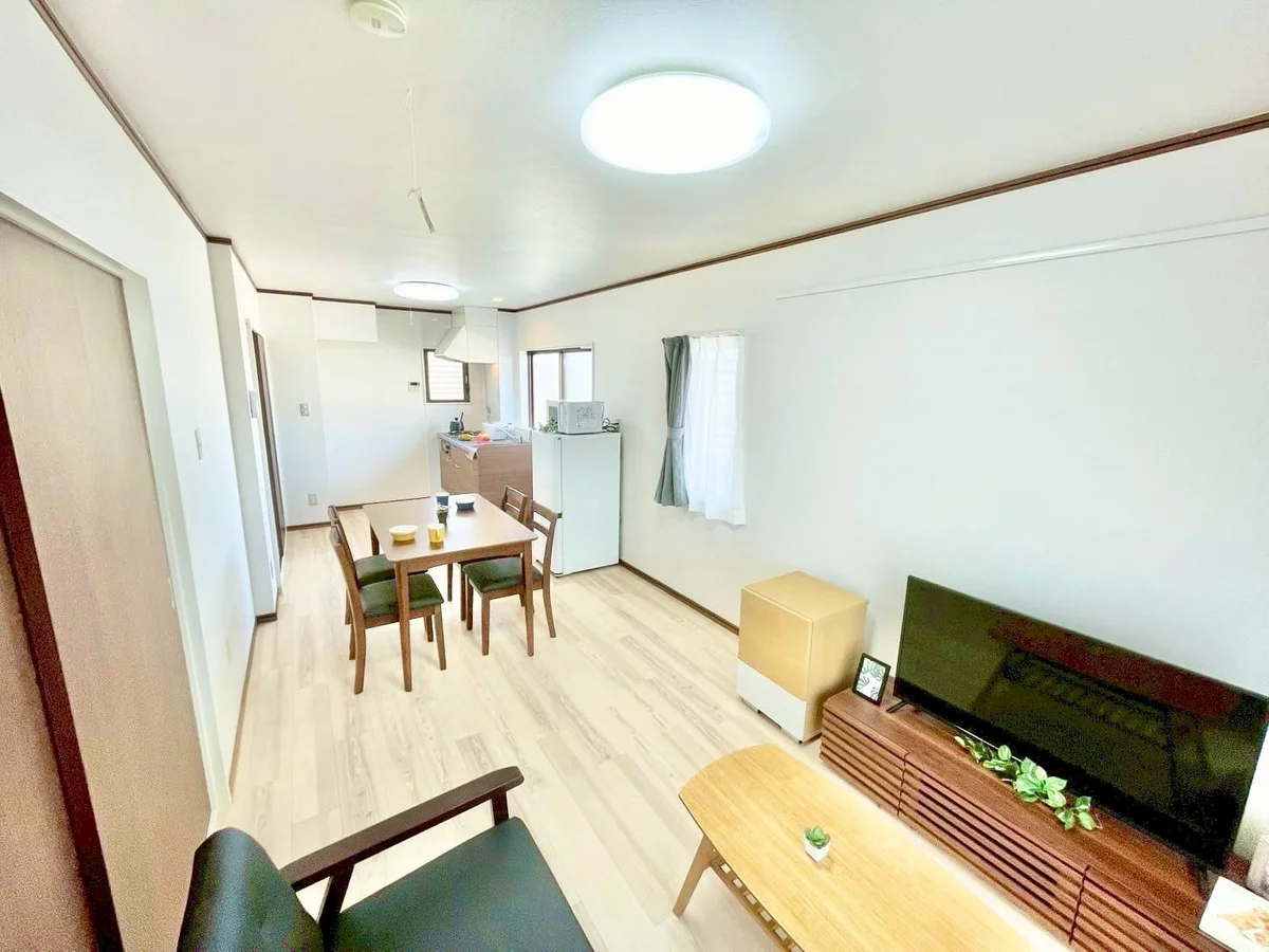 ※撮影用の観葉植物・食器調理器具・雑貨類等はございません。※図面・写真は現況優先。