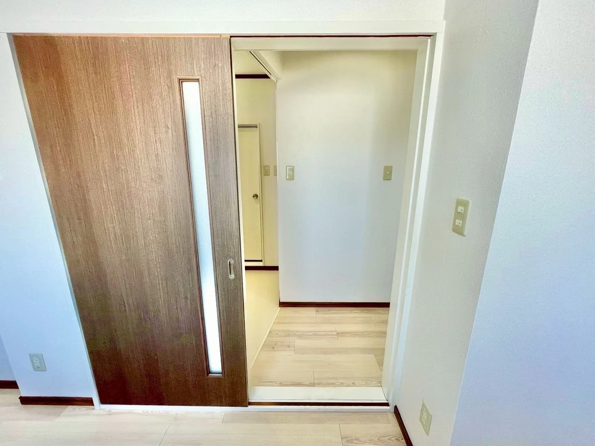 ※撮影用の観葉植物・食器調理器具・雑貨類等はございません。※図面・写真は現況優先。