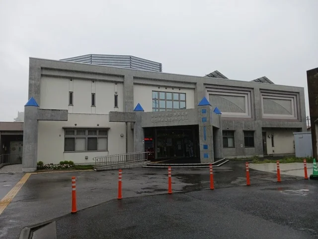松山市役所三津浜支所様まで550m