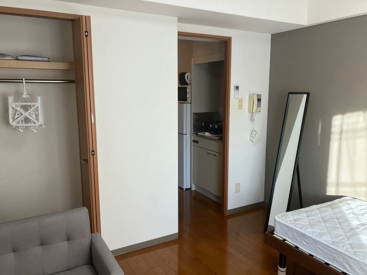 姿見や物干しピッチがあります。