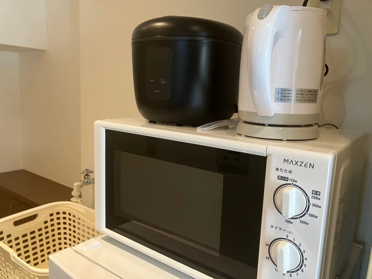 電子レンジ、電子ケトル、炊飯器