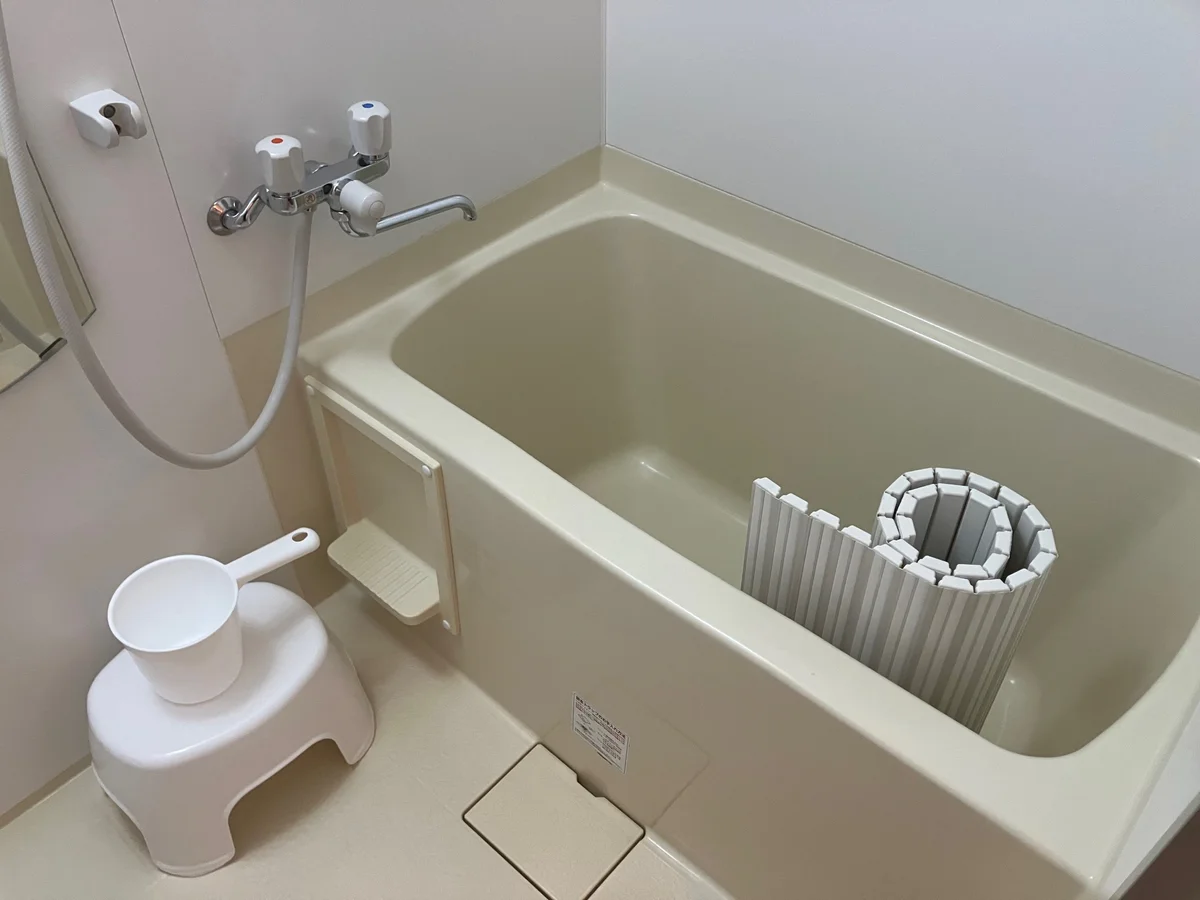 浴室用椅子、手桶、お掃除用具付です。