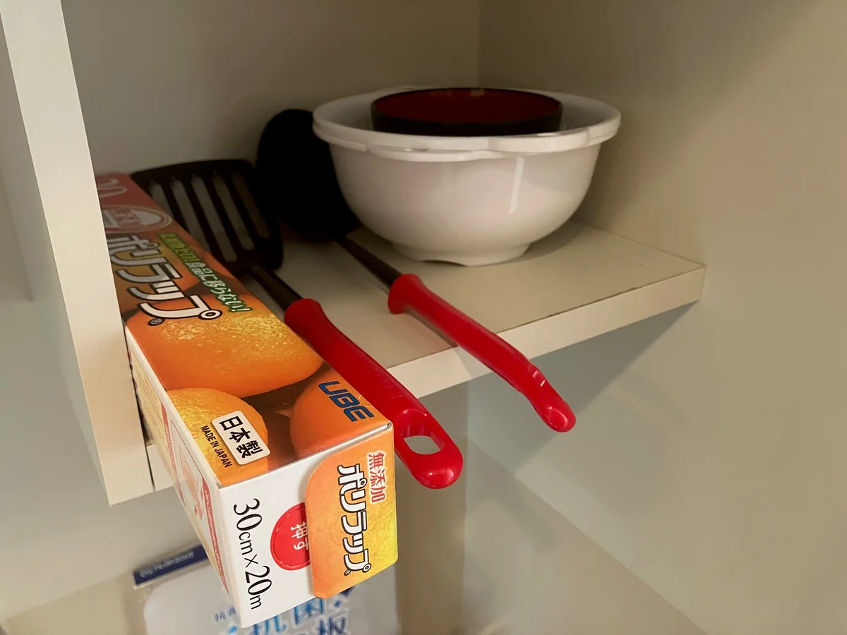 サランラップ、フライ返し、お玉、ボウル等