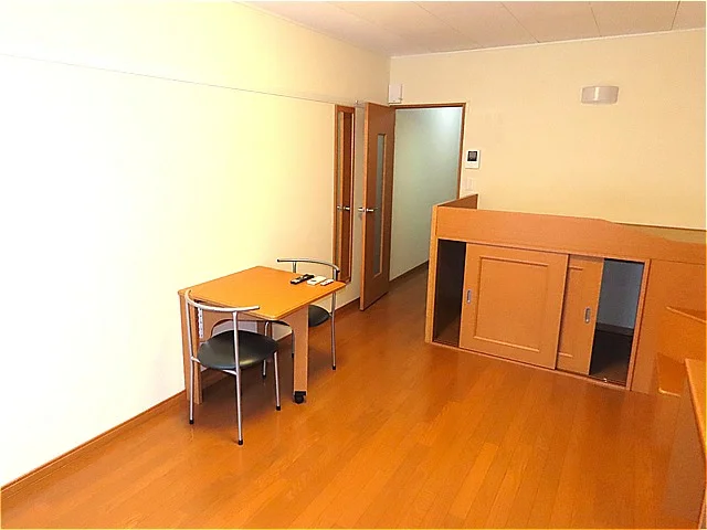 ハイベッドタイプのお部屋です