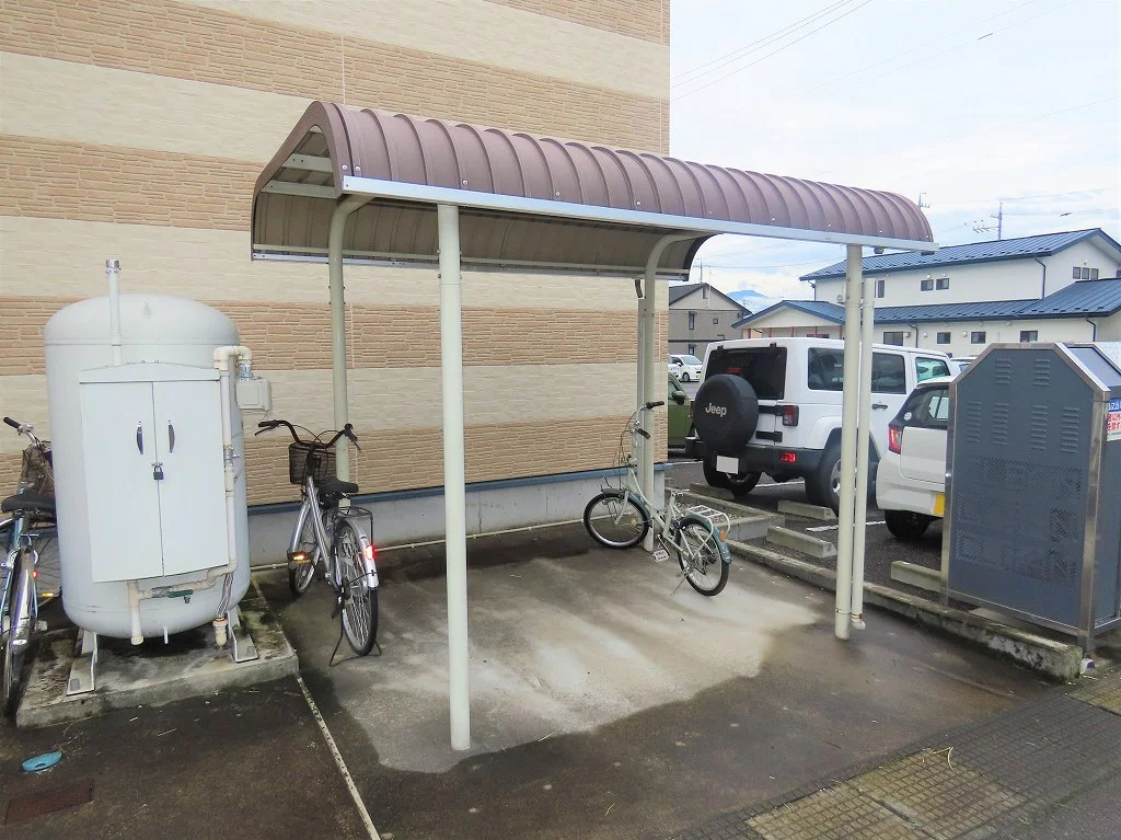 屋根付き駐輪場あり