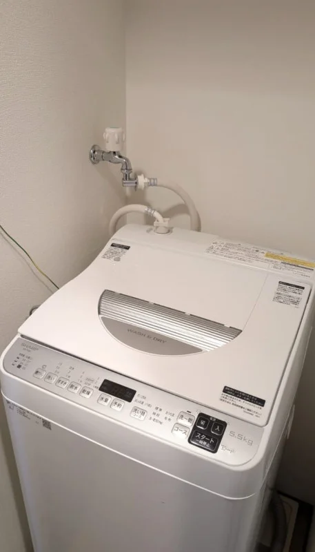 洗濯機ももちろんついております♪