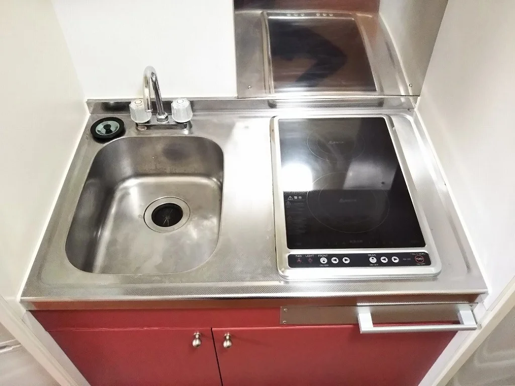 2口ラジエントヒーター付き。部屋により設備が異なる場合あり。