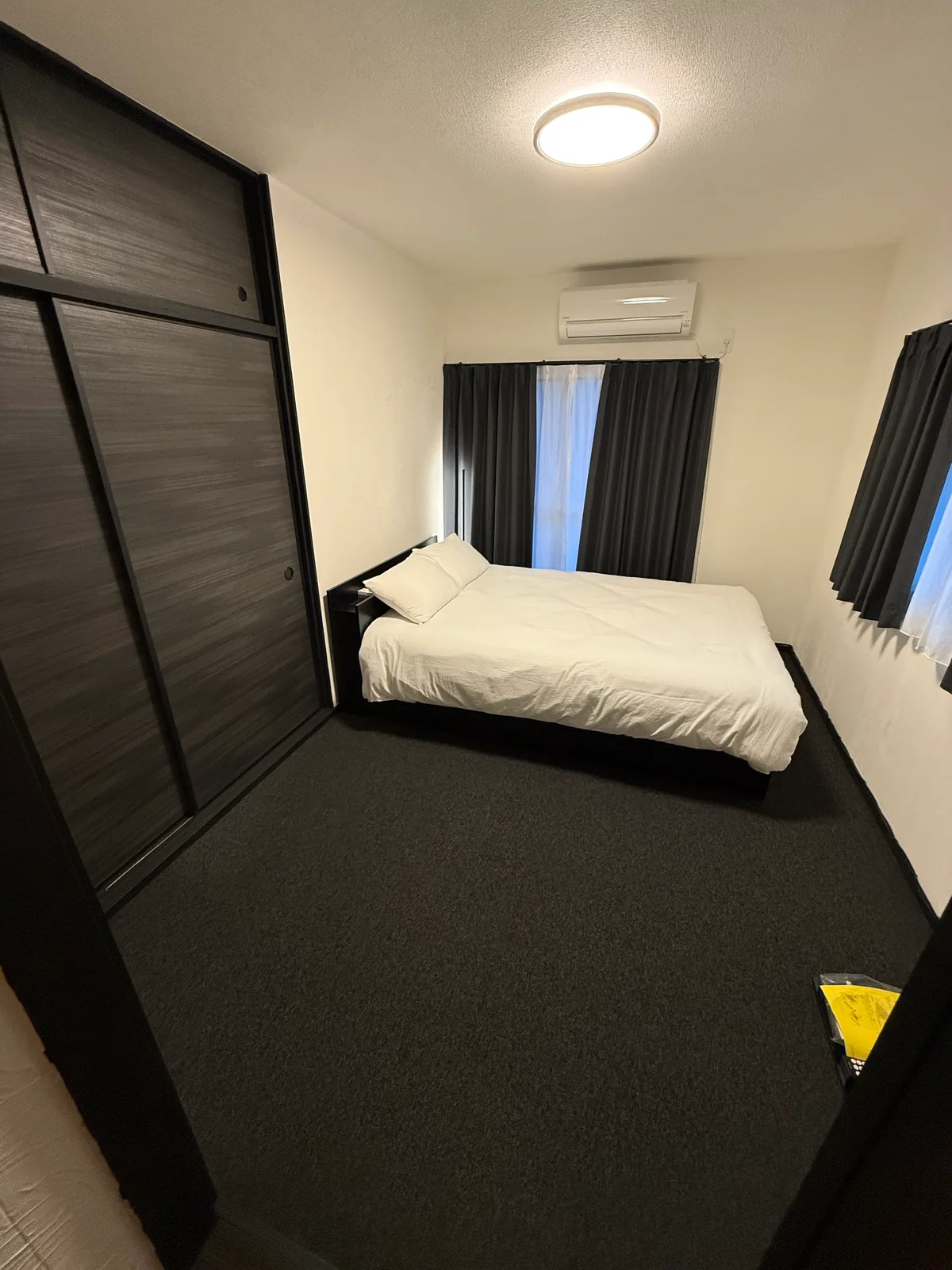 ダブルベッド、収納ボックス