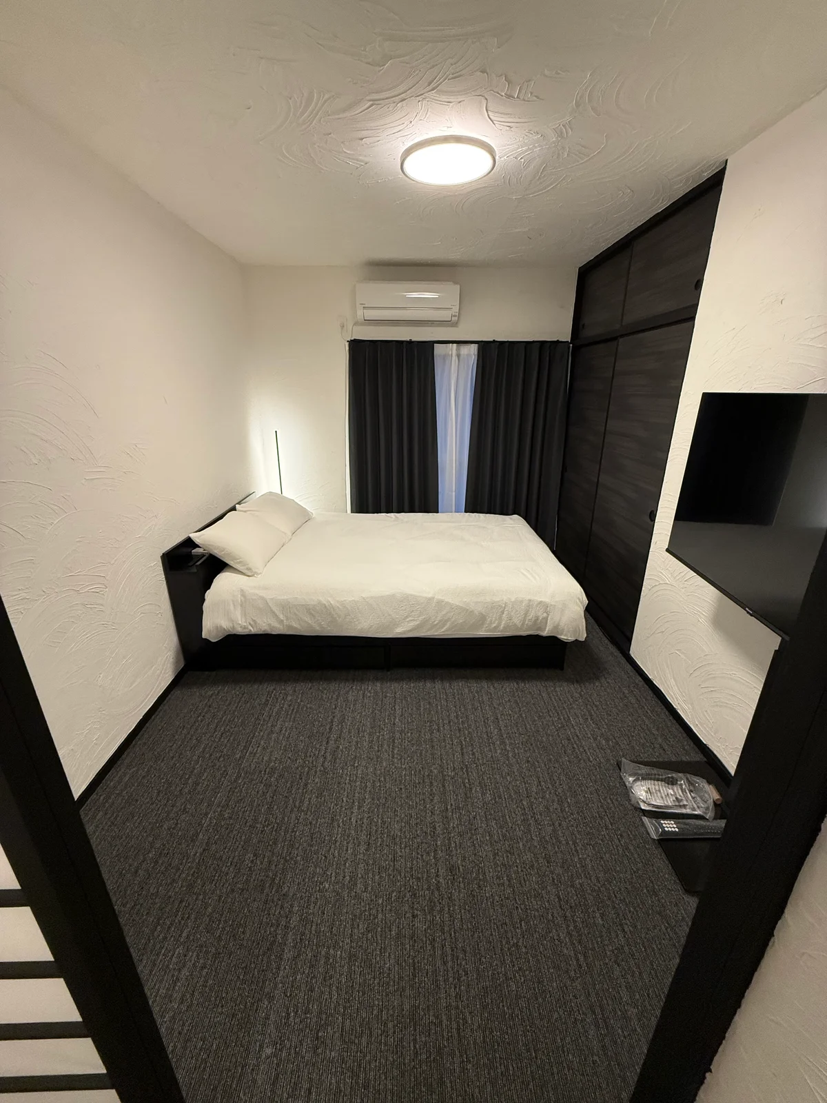 ダブルベッド、収納ボックス