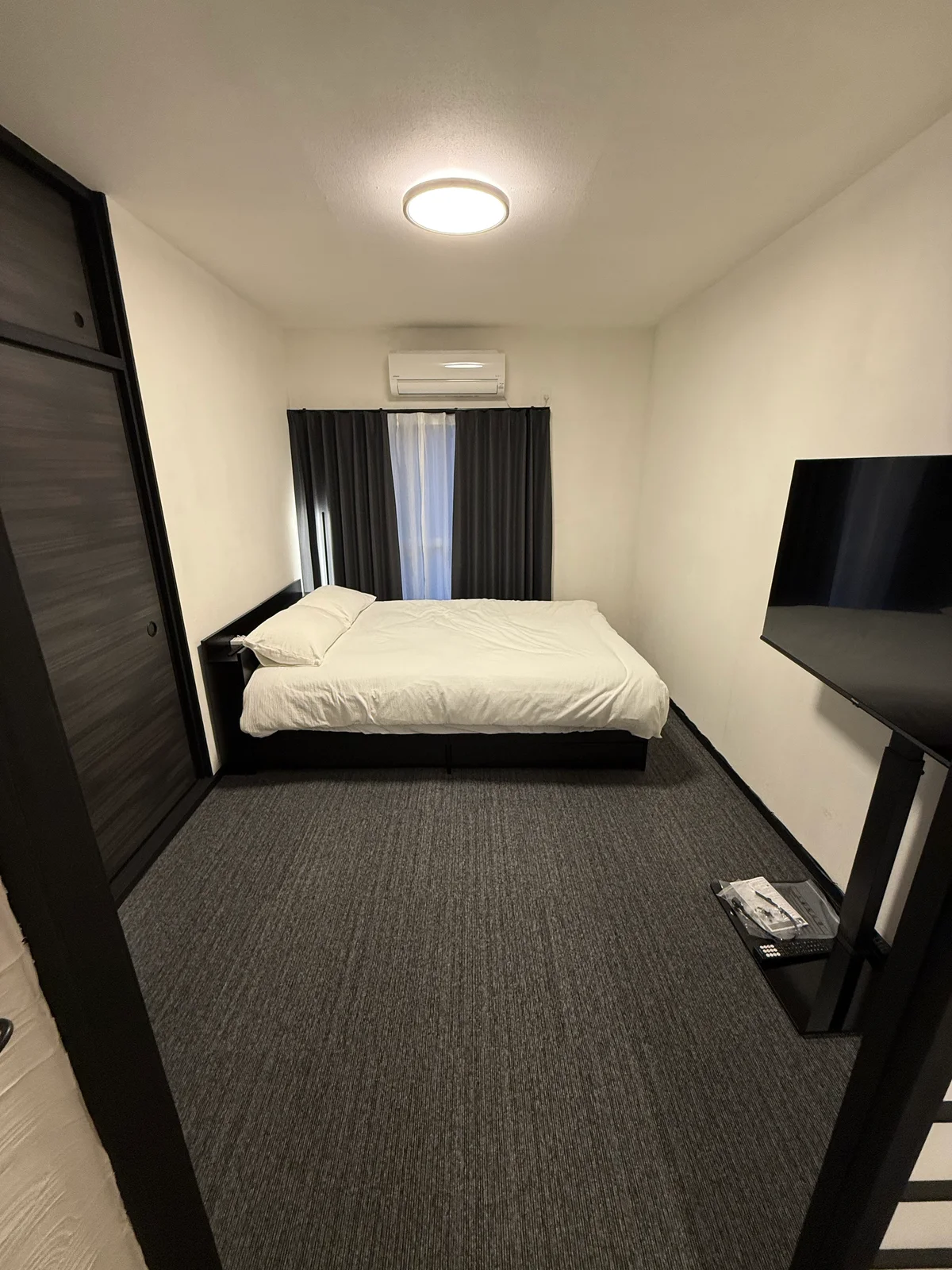 ダブルベッド、収納ボックス