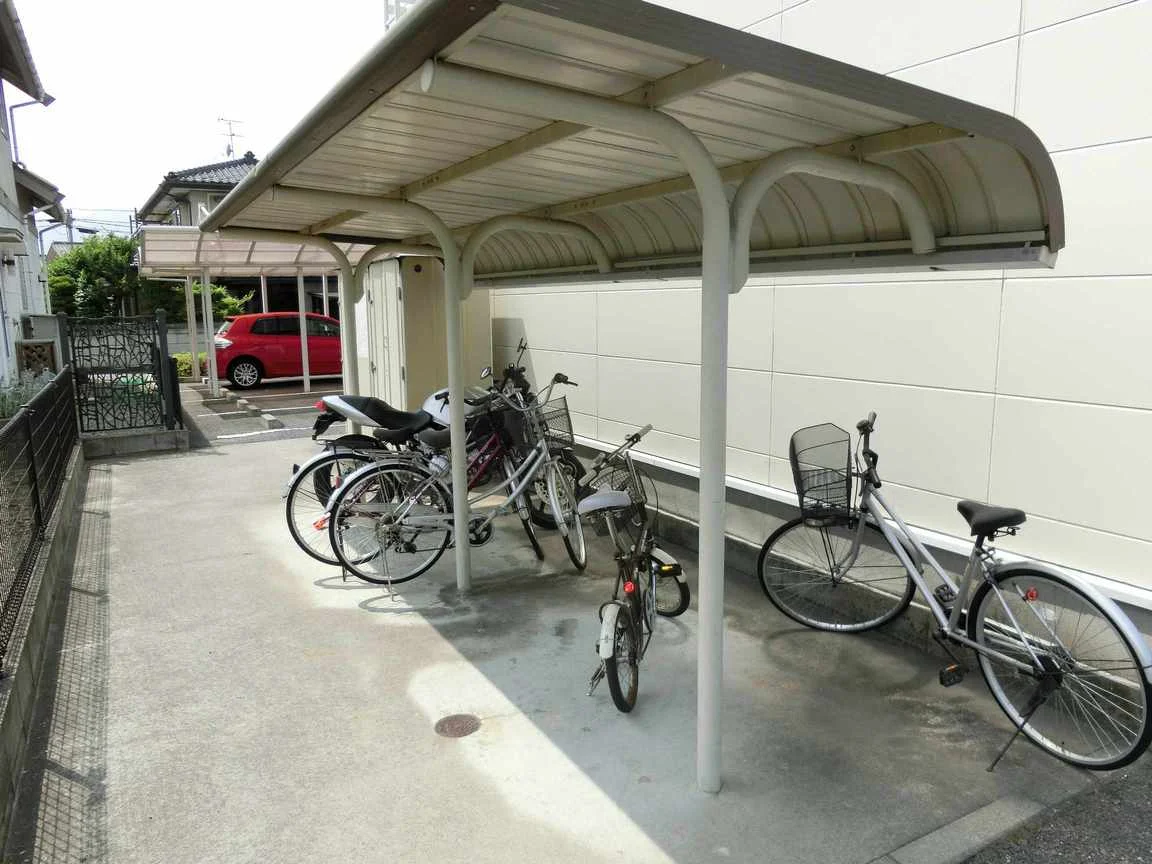 屋根付き駐輪場あり