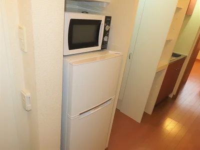 電子レンジ、冷蔵庫完備