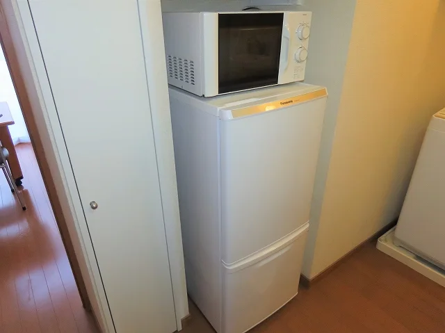 電子レンジ、冷蔵庫完備