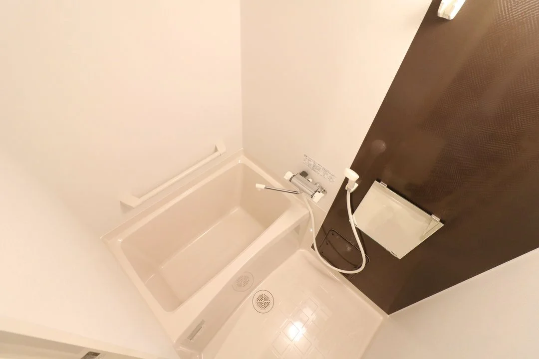 カラーパネルでお風呂までお洒落なレオパレス◎