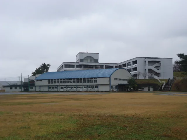 市立平沢小学校まで800m