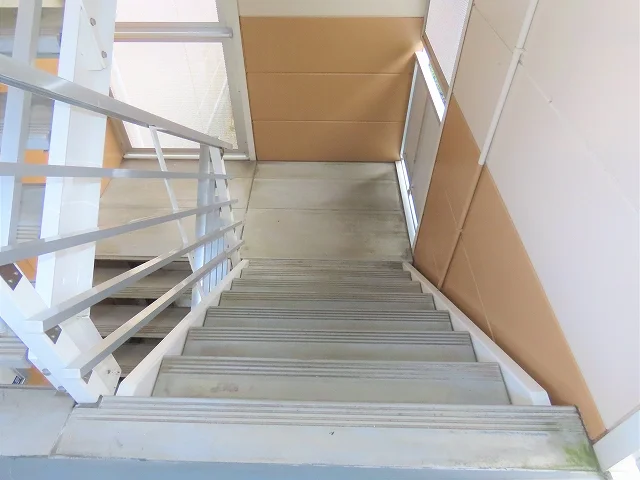 階段上からのアングルです