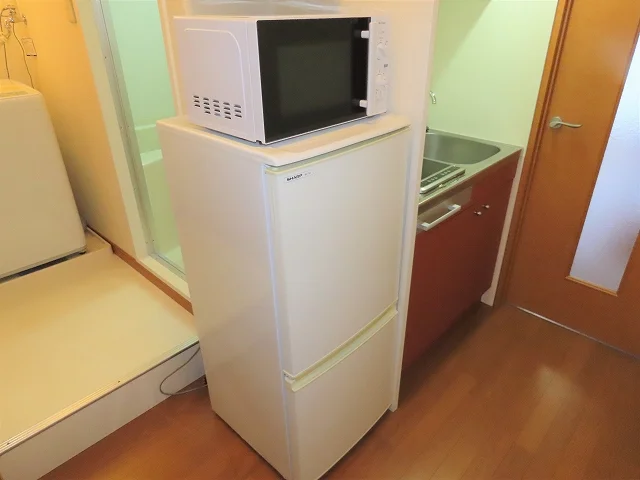 電子レンジ、冷蔵庫完備