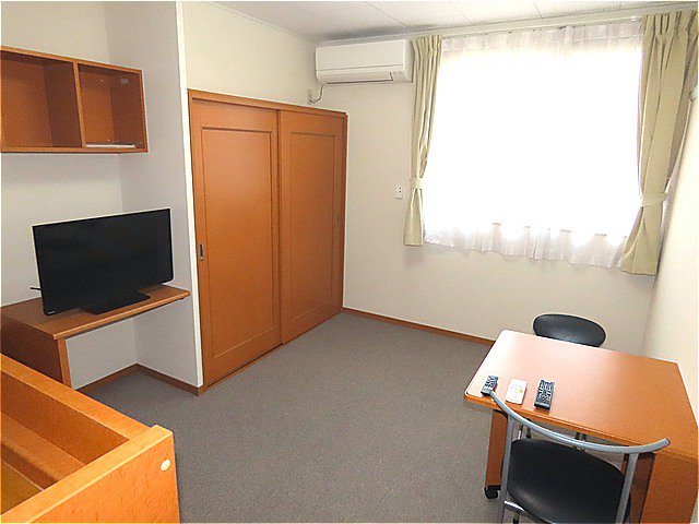 2階はカーペットのお部屋です