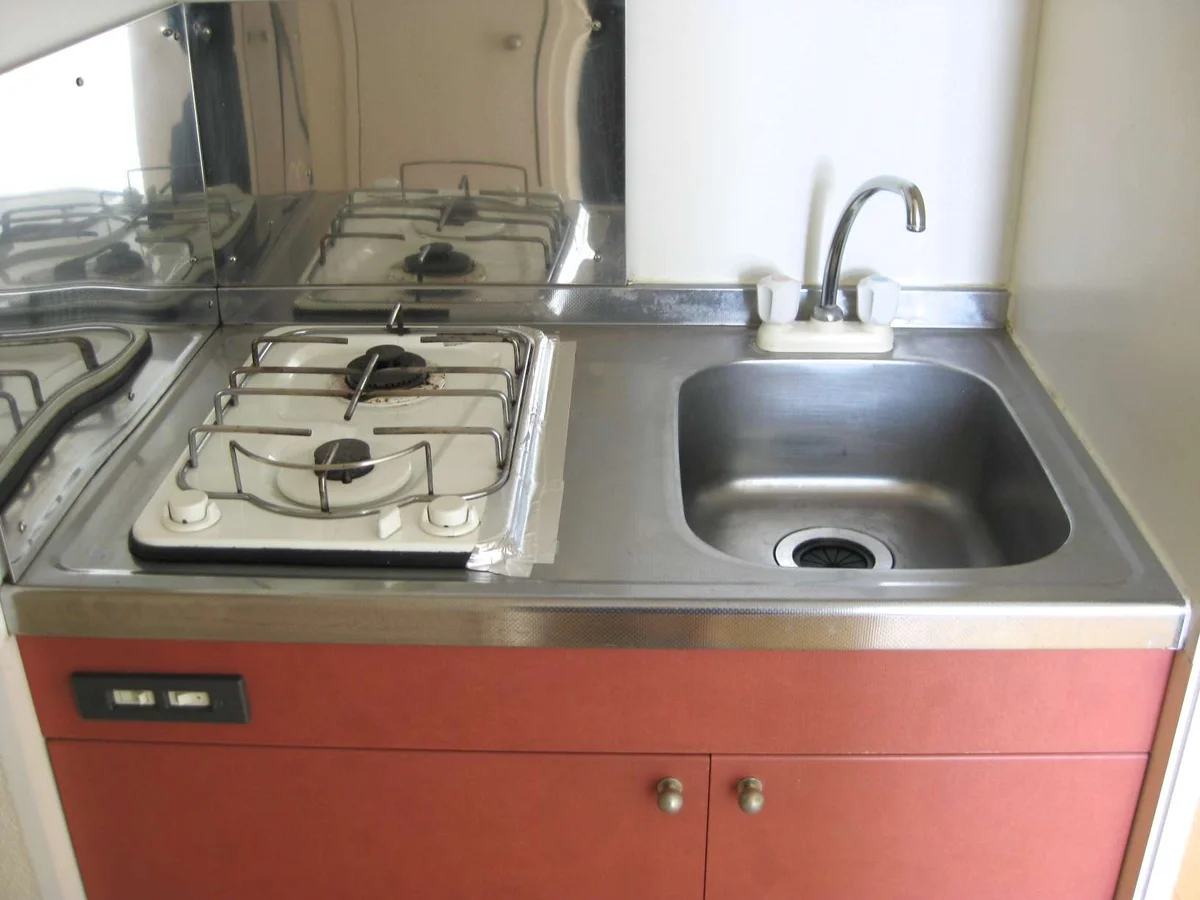 使いやすいコンパクトなキッチンです