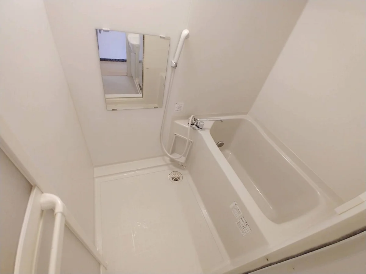 追い炊き機能・浴室乾燥機付き　※浴槽設置向き現状優先