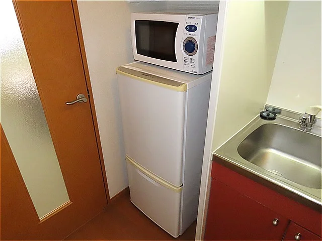 電子レンジ、冷蔵庫完備