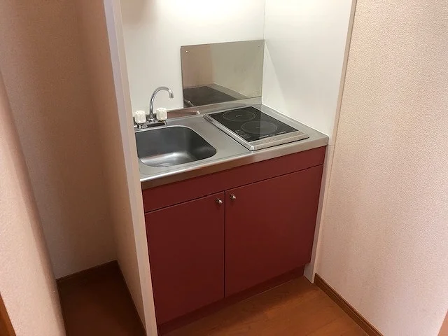 ラジエントヒータ－2口あります。