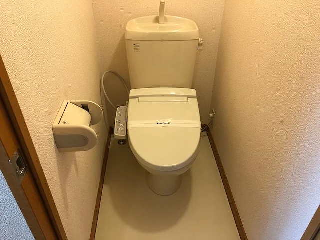 温水洗浄便座付きです。