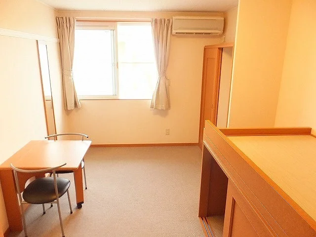 1階フローリング　2階ジュータン