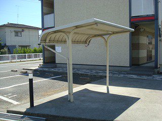屋根付き駐輪場です。