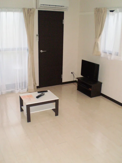 2F角部屋小窓あり